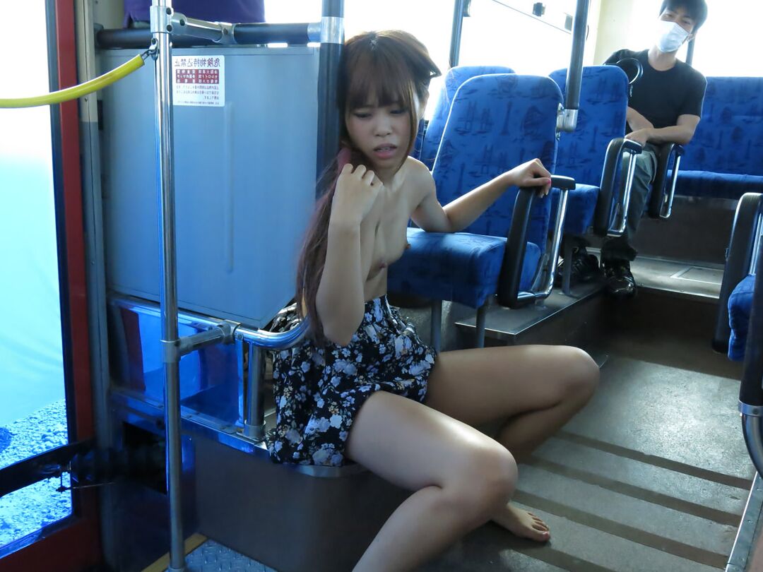 20P Asian nympho Marin Yuuki gets banged by several guys on public transport