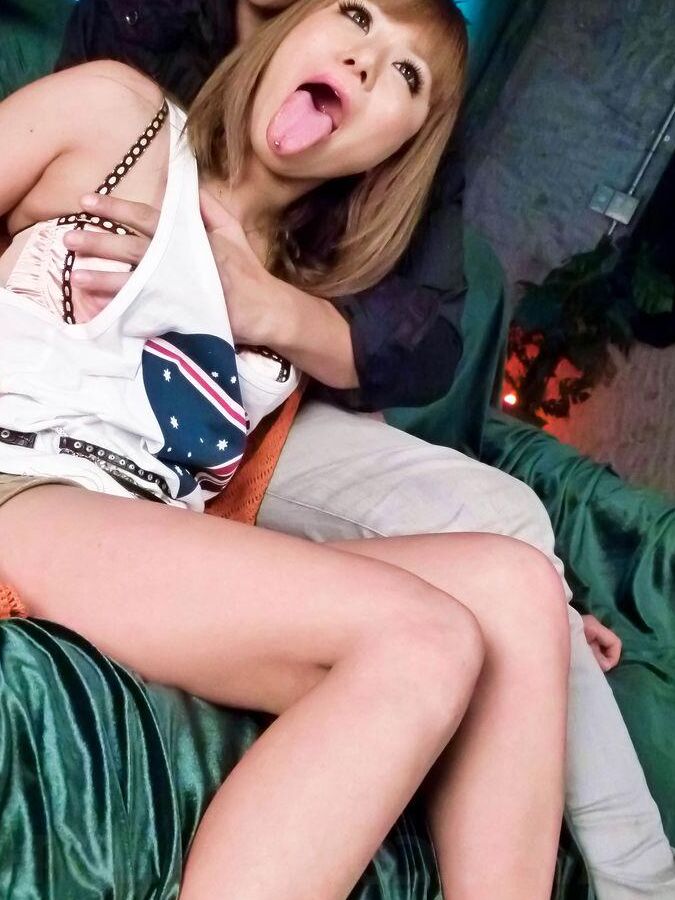 15P Linda garota japonesa Kokoa Ayane ostenta um creampie após relações sexuais