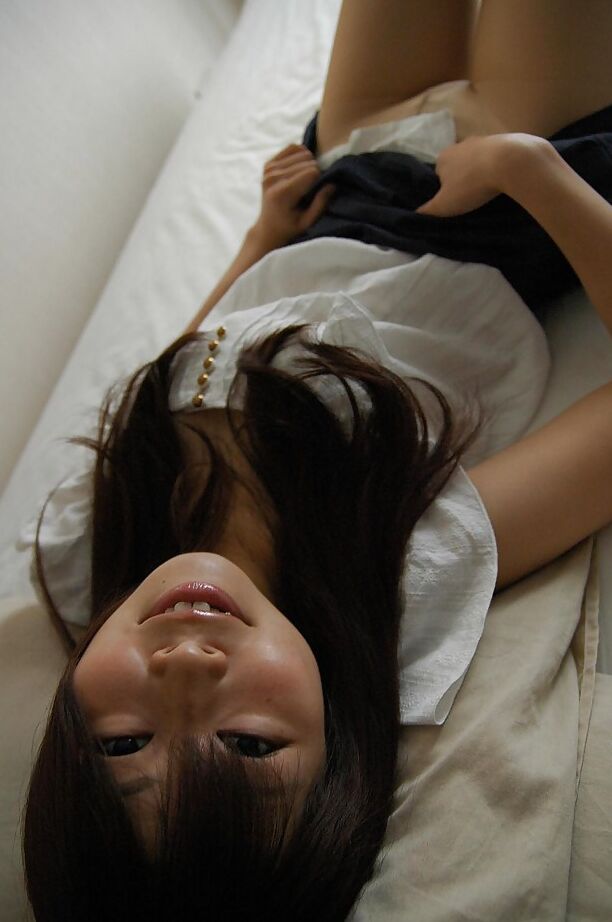 16P asian babe Shimomura Haruka undressing and showcasing her gash in close up