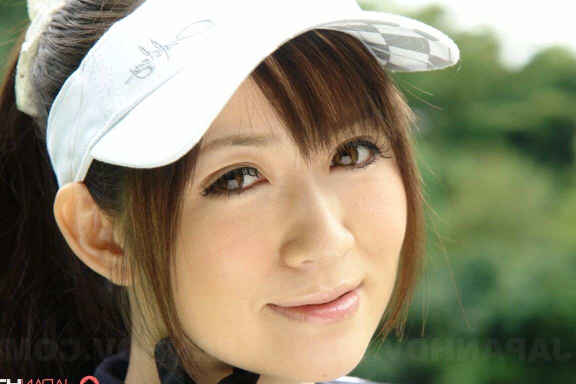 21P Japanese golfer Michiru Tsukino gives a blowjob to her opponents on the course