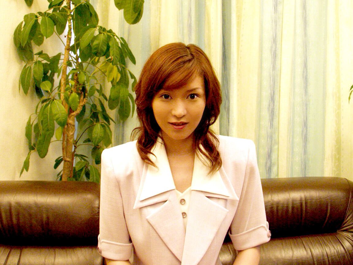 12P 日本人の可愛い人、須崎優菜が彼女の超毛深い外陰部を 3p で犯される