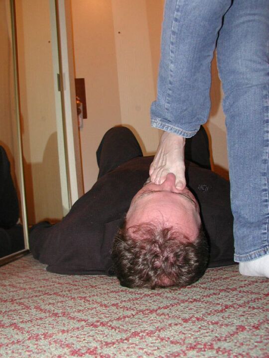 15P Engel küsste Füße, Jeans, Amateur-Domina