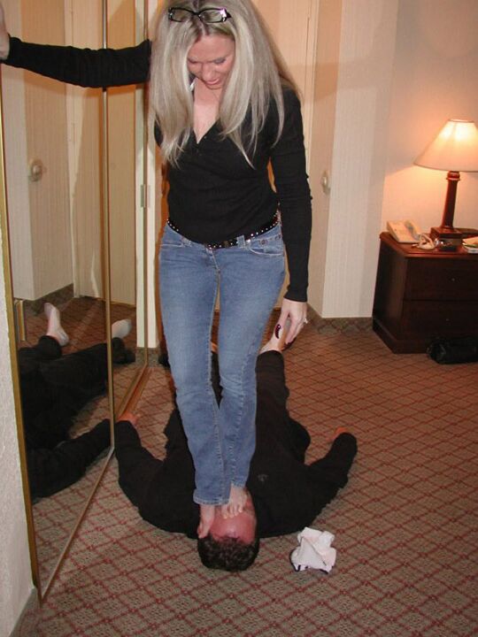15P Engel küsste Füße, Jeans, Amateur-Domina