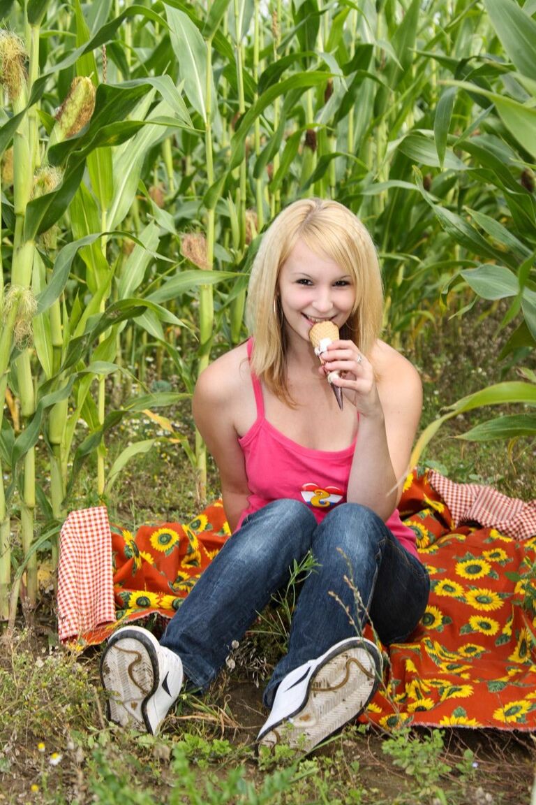 15P Big breasted blonde teen siren fuck a giant dildo outdoors