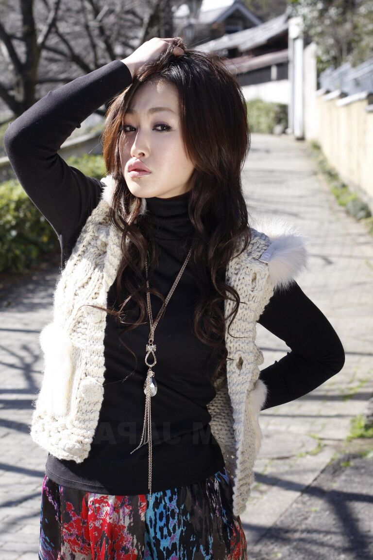 15P Wonderful Japanese college babe Yu Yamashita wears short skirt and black boots