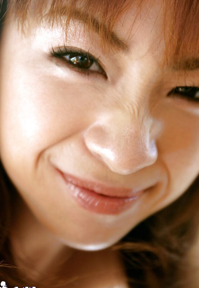 14P Bunda gostosa gata asiática Karen Ichinose descobrindo seu corpo fodível