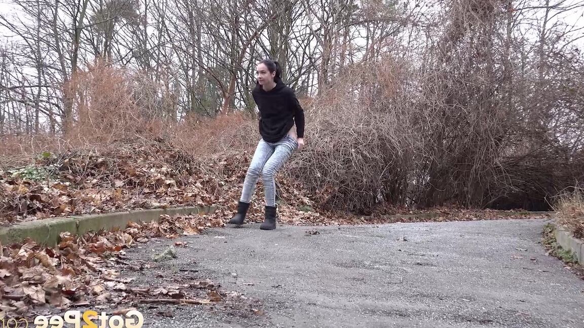 15P Naughty babe Mistika squats and pees in suburbs