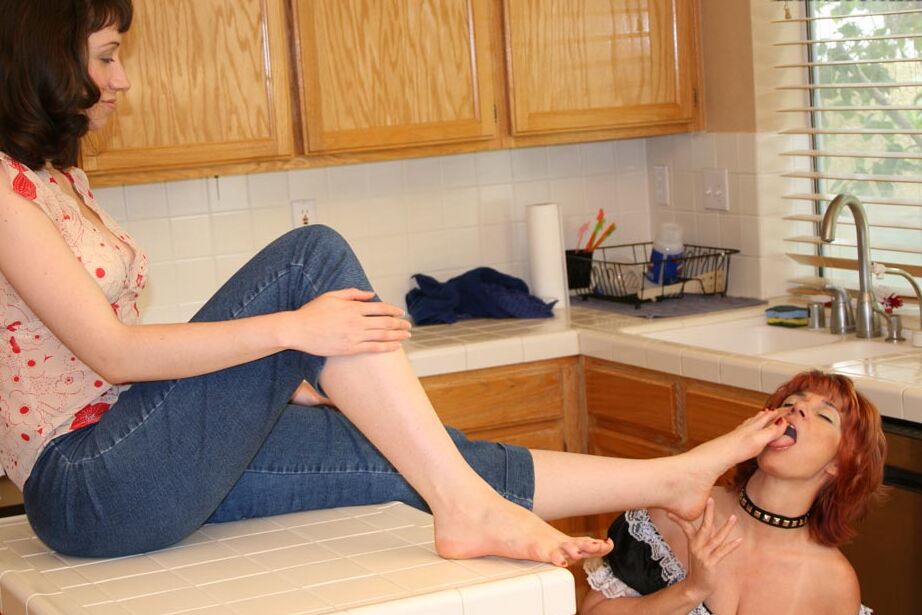 12P Küss ihren Fuß, lesbischer MILF-Fußfetisch