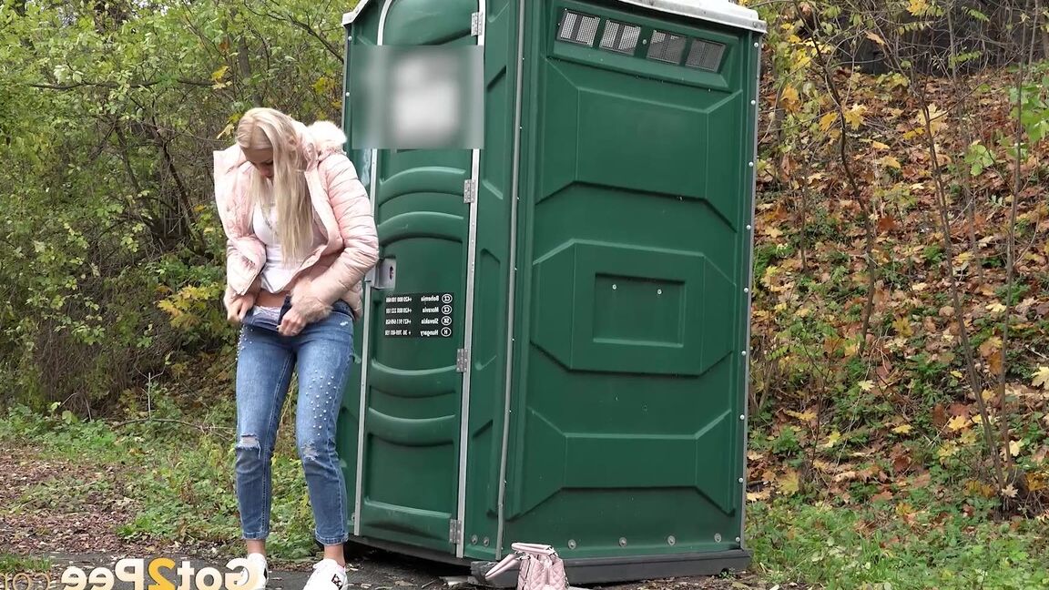 15P Blonde Katy Sky has to drop her jeans & pee in public because of locked toilet