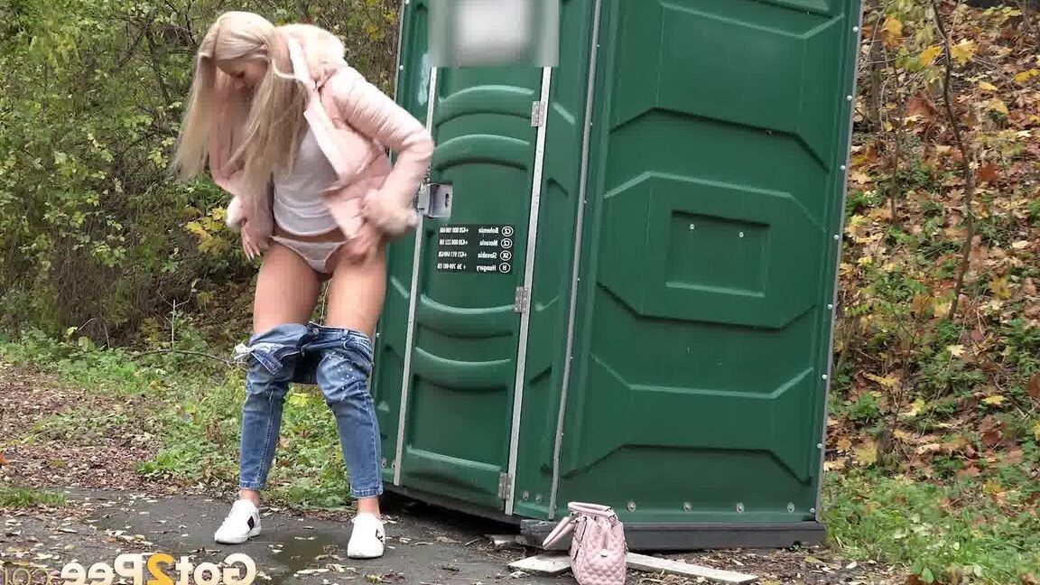 15P Blonde Katy Sky has to drop her jeans & pee in public because of locked toilet