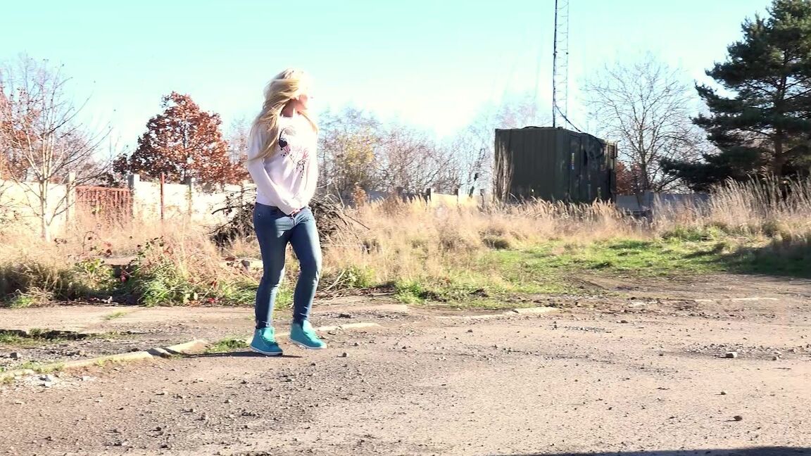 15P Gorgeous Claudia Macc features in piss compilation