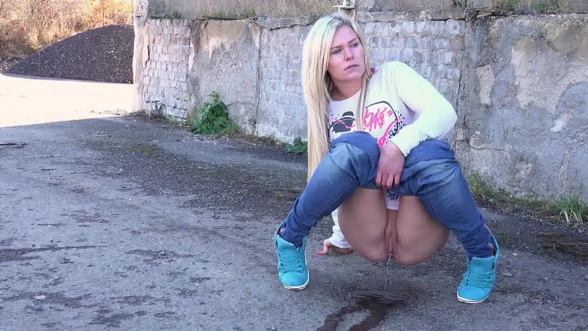 15P Gorgeous Claudia Macc features in piss compilation