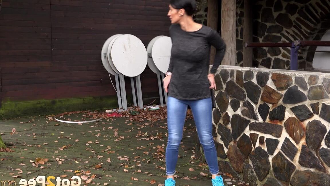 15P Busty Gabriellla Gucci in jeans undressing and pissing in public