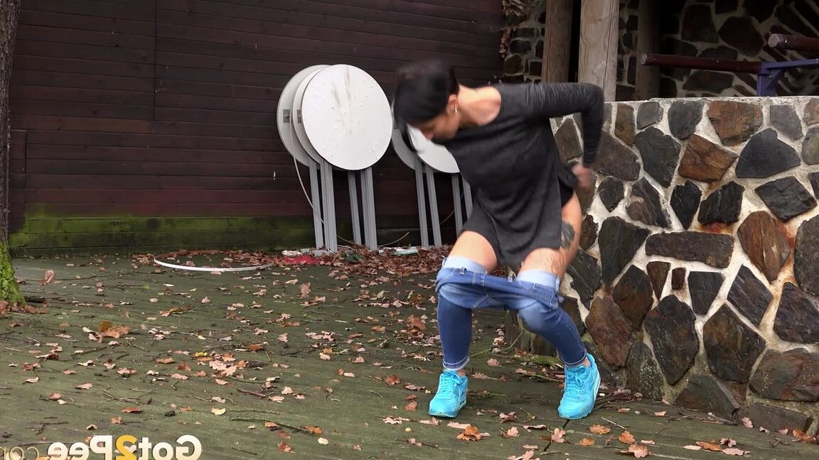 15P Busty Gabriellla Gucci in jeans undressing and pissing in public