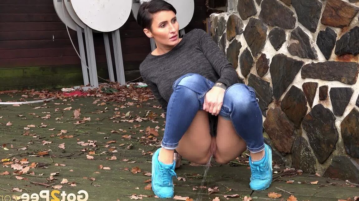 15P Busty Gabriellla Gucci in jeans undressing and pissing in public