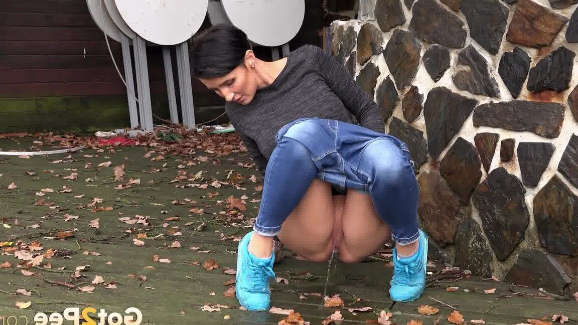 15P Busty Gabriellla Gucci in jeans undressing and pissing in public