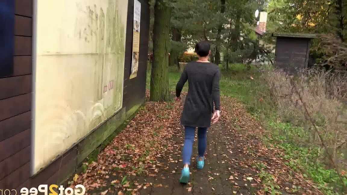 15P Busty Gabriellla Gucci in jeans undressing and pissing in public