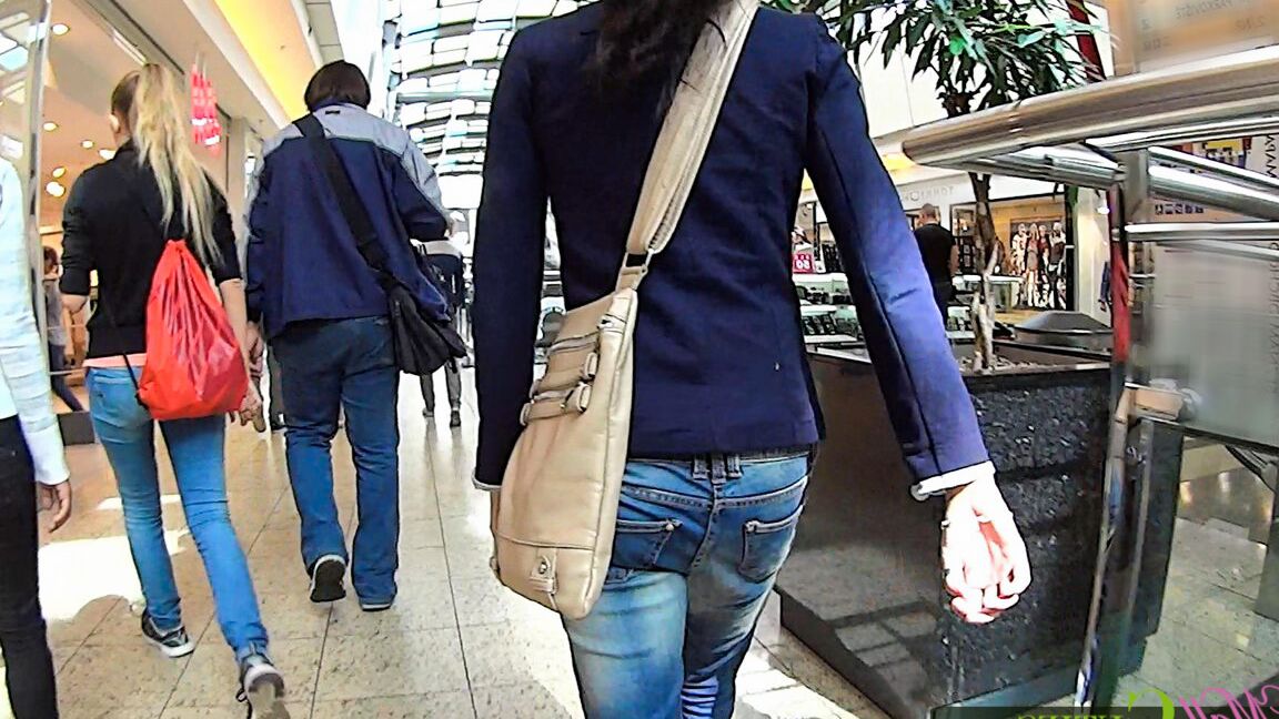 16P Mall Cuties Ella me dejó tocarle las tetas