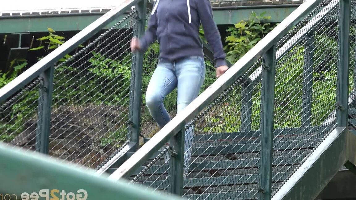 15P Antonia can't hold her pee any longer and relives herself on stone steps