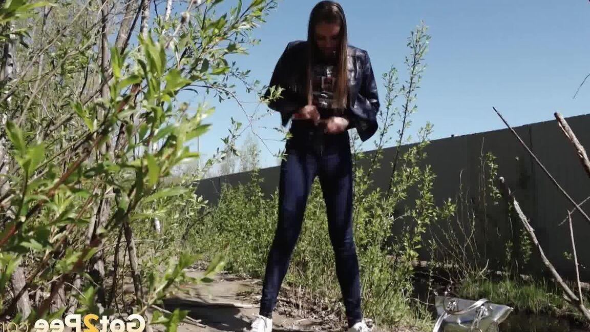 15P Distressed female Viktoria takes a badly needed piss on a mirror amid bushes
