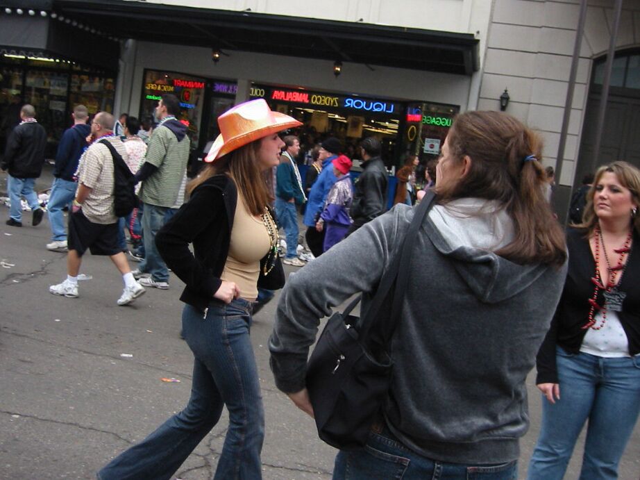 12P Amateur girls have their backsides unknowingly captured by a pervert