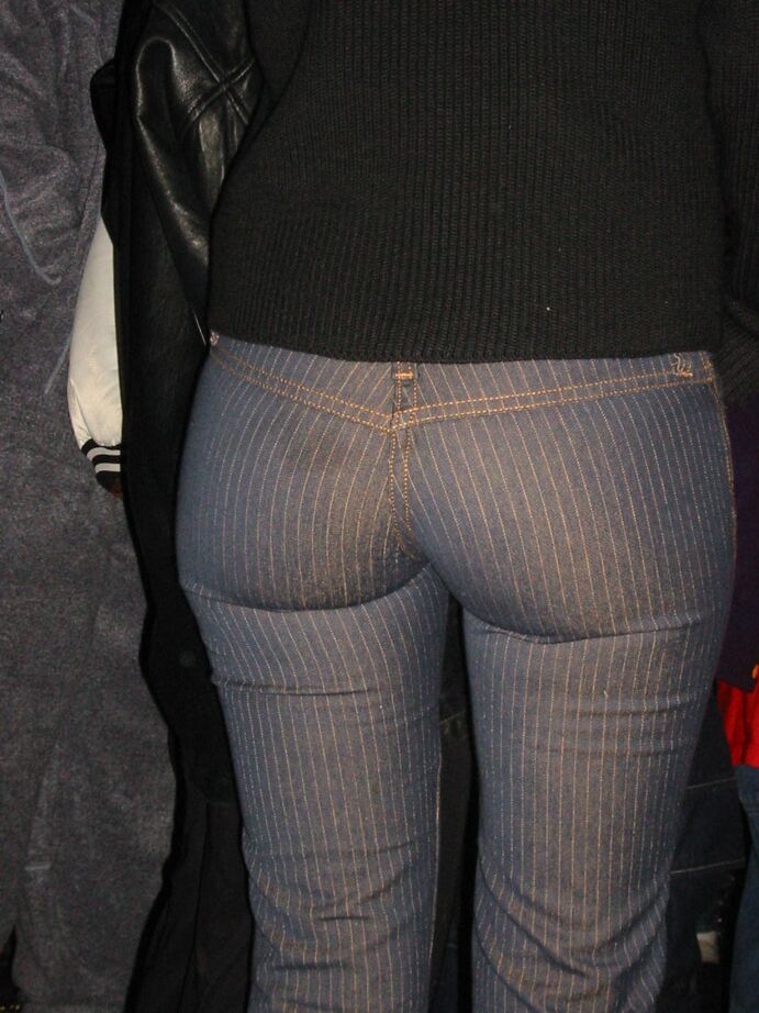 12P Amateur girls have their backsides unknowingly captured by a pervert