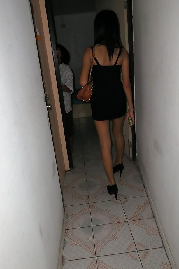 16P Sexy adolescente tailandesa Ladyboy Mac tendo shecock empurrado enquanto era vagabundo fodido