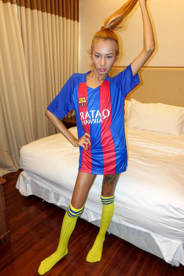 16P Ladyboys folladas a pelo Dolla