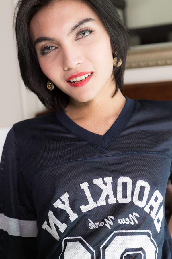 16P Ladyboy Ouro Sofie
