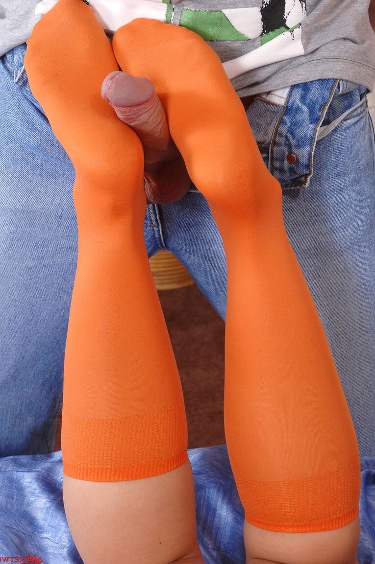 21P Piernas y Pies Calientes Yvette