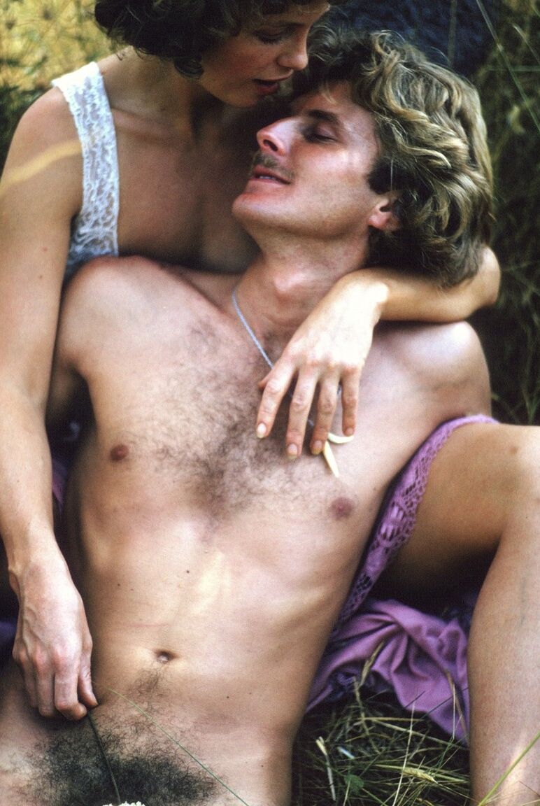 14P Vintage follando con la caliente Suze Randall y su flaco hijo de puta al aire libre