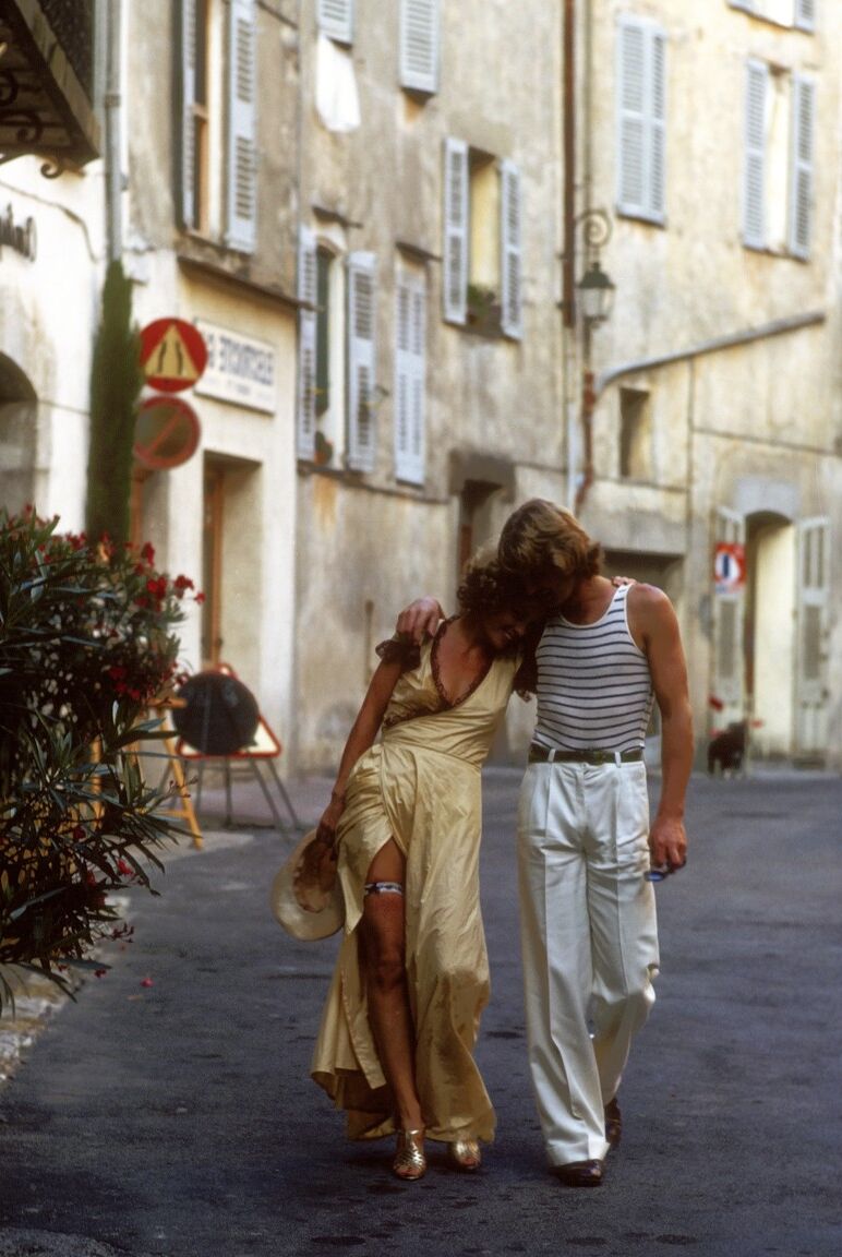 14P Vintage follando con la caliente Suze Randall y su flaco hijo de puta al aire libre