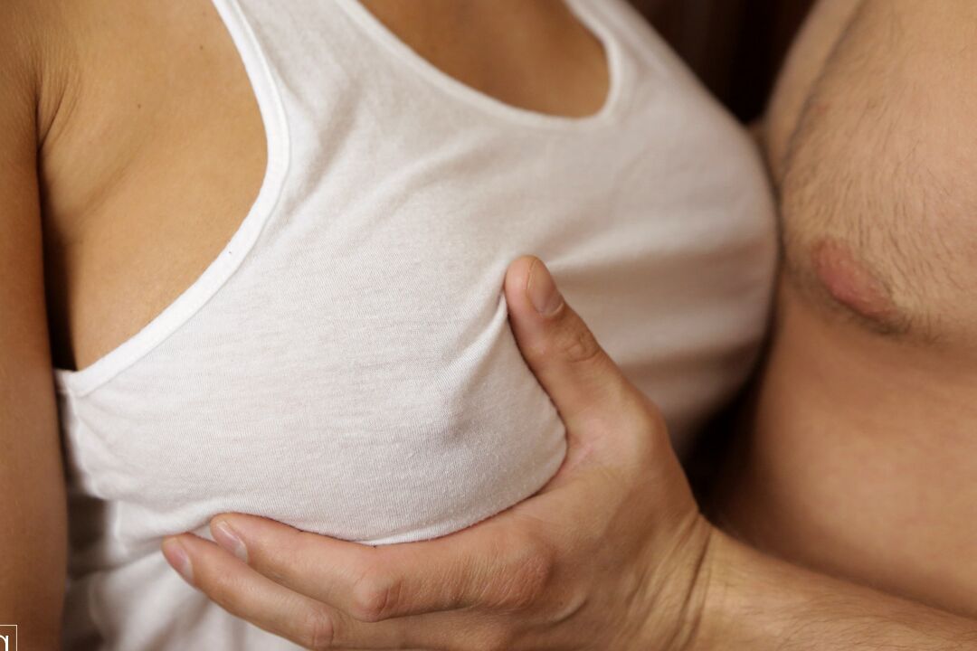 16P La chaude blonde Olivia Austin porte du sperme sur de gros seins après avoir baisé
