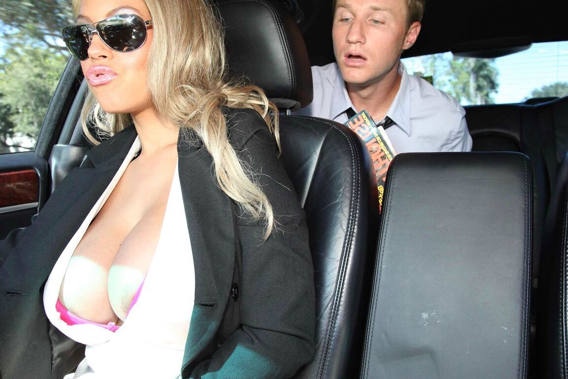 21P Gros seins au travail Bridgette B, Levi Cash