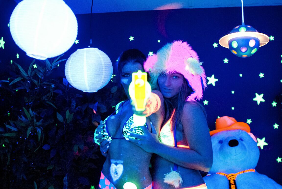 21P Lesbian strippers Dani Daniels & Romi Rain licking pussy under UV lights