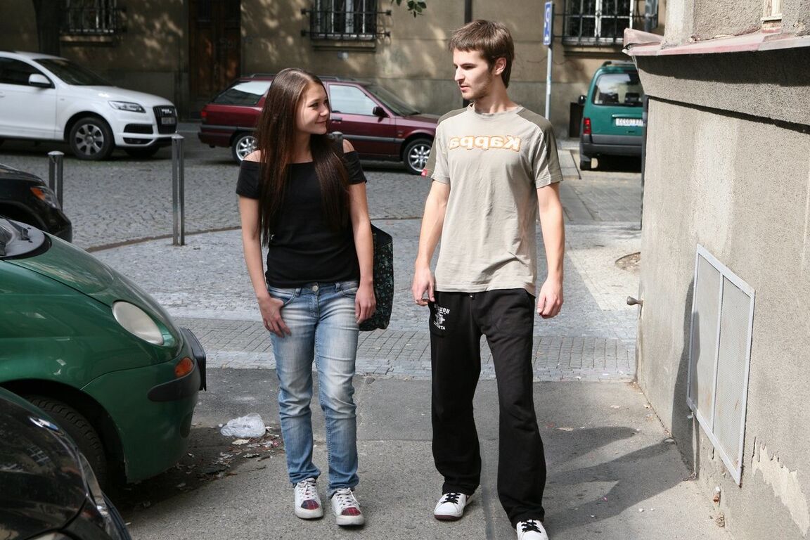 21P La chaude teen Misa se fait manger la chatte vierge