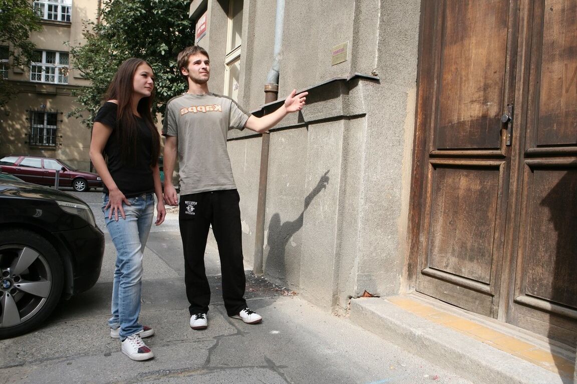 21P La chaude teen Misa se fait manger la chatte vierge
