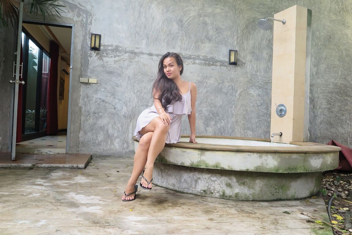 17P Ladyboys tailandesas pasean por la ciudad haciéndose pasar por mujeres naturales