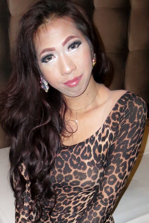 16P Ladyboys folladas a pelo gran polla masaje con aceite