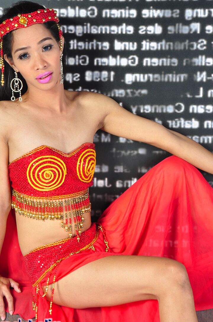 16P PI Ladyboy Kim Somo Belly Dancer