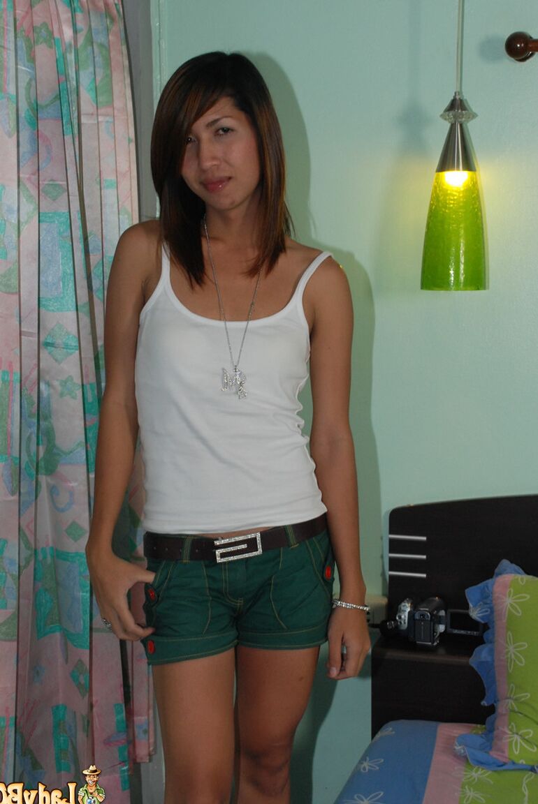 21P Ladyboy Player パンポン