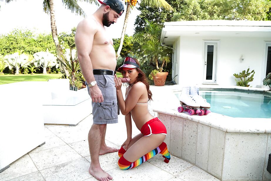 16P Long socks adorned Latina Jade Dylan giving ball licking BJ outside by pool