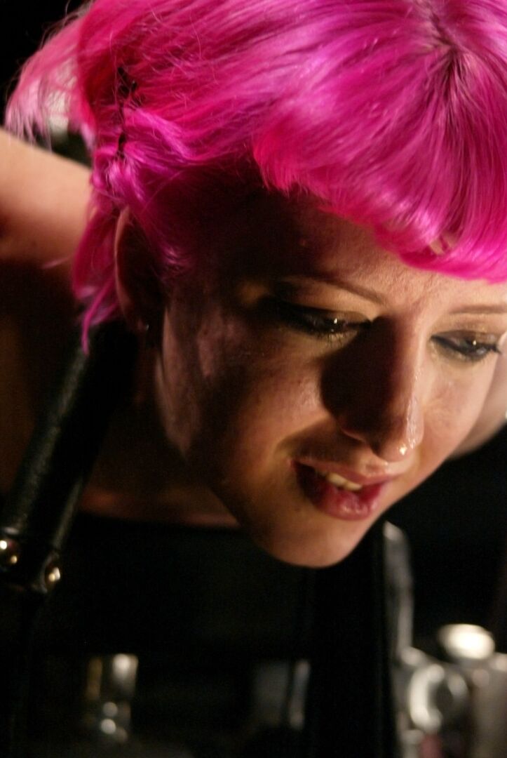 21P Culo batido Cherry Torn, Nikki Nievez