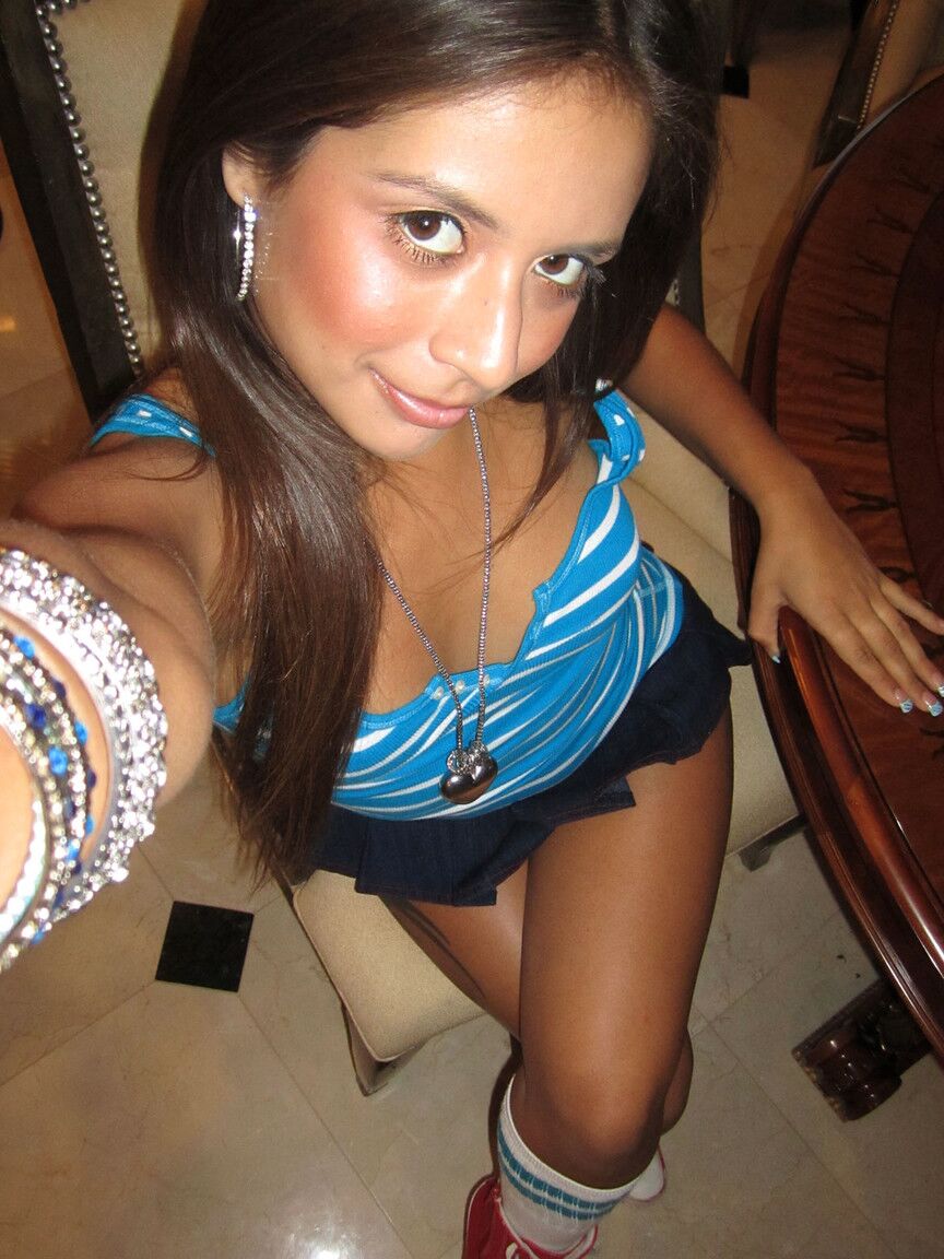 18P La joven latina Jynx Maze se deja seducir en la casa de Madison
