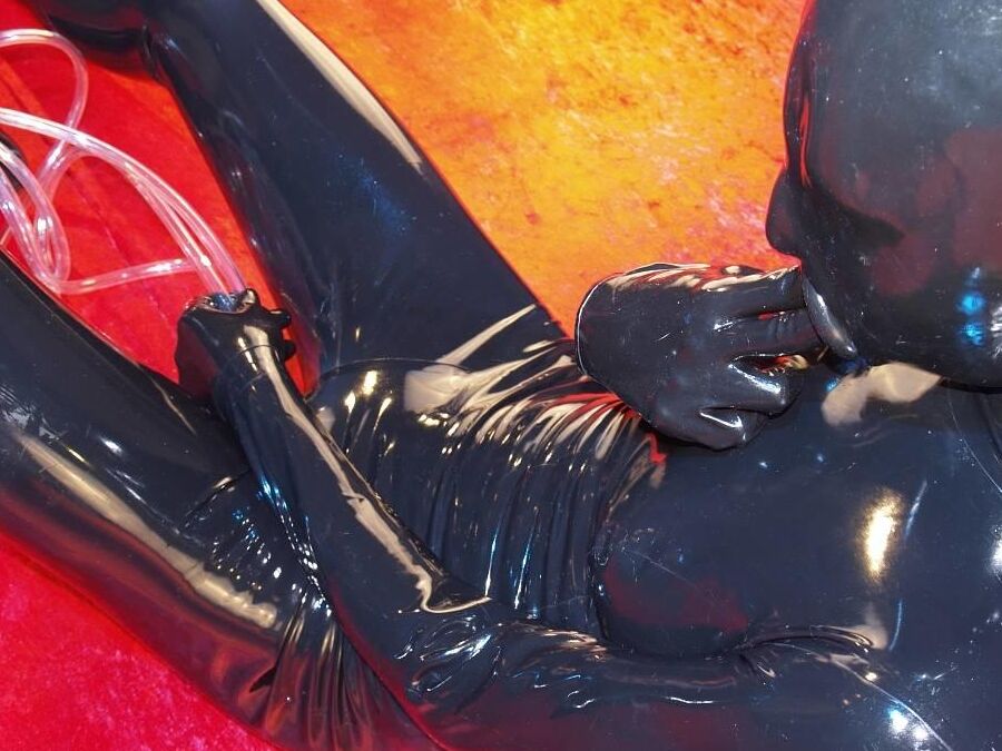 16P Images Rubber At The Return of the Latex Alien