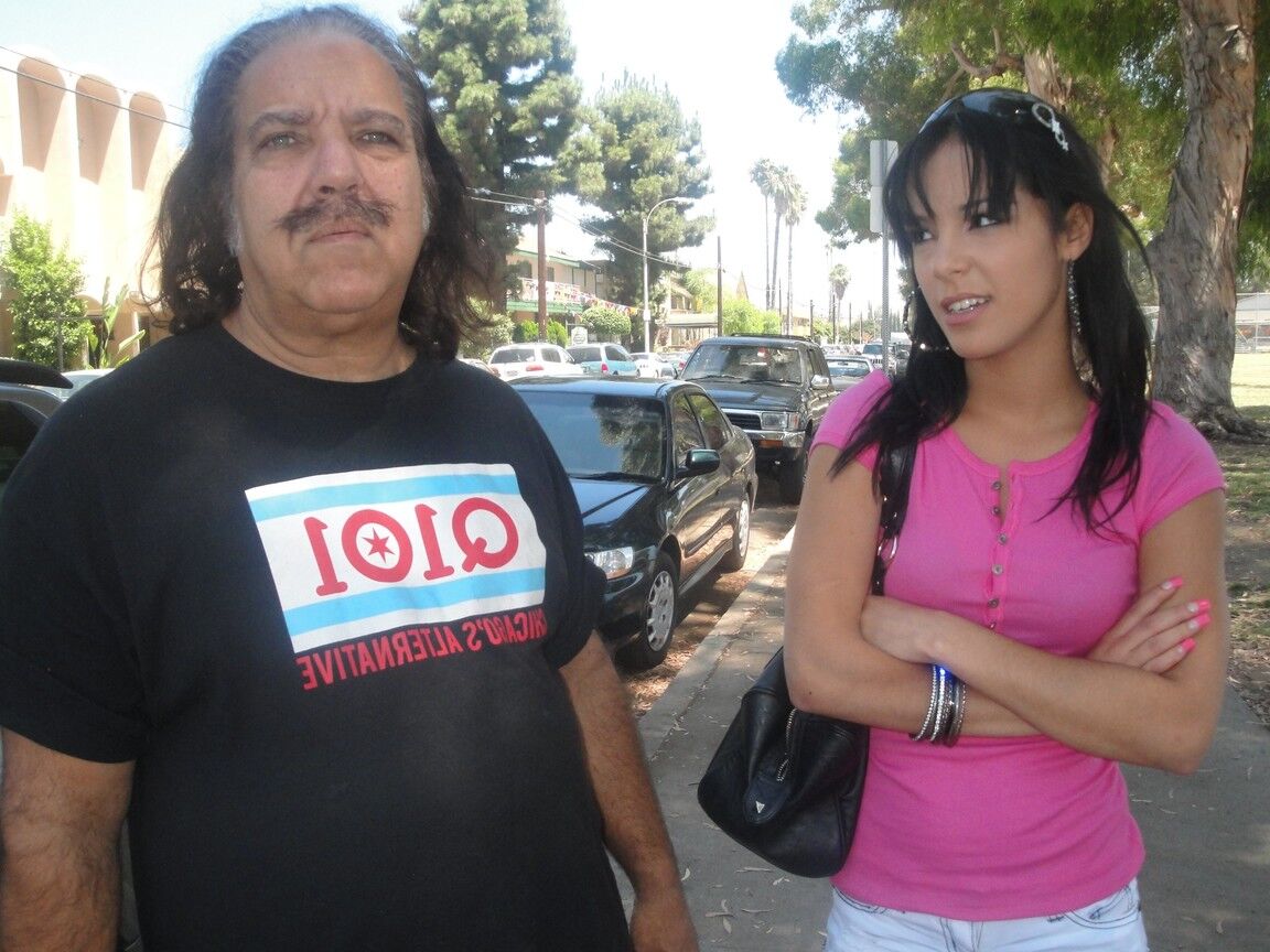 21P Teenage newcummer Eve Evans gets pleased and fucked by legendary Ron Jeremy