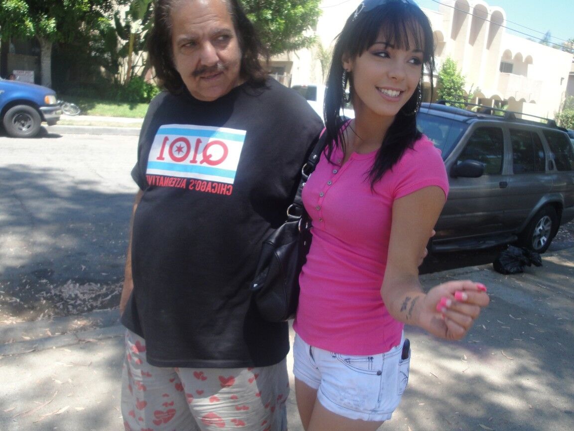 21P Teenage newcummer Eve Evans gets pleased and fucked by legendary Ron Jeremy
