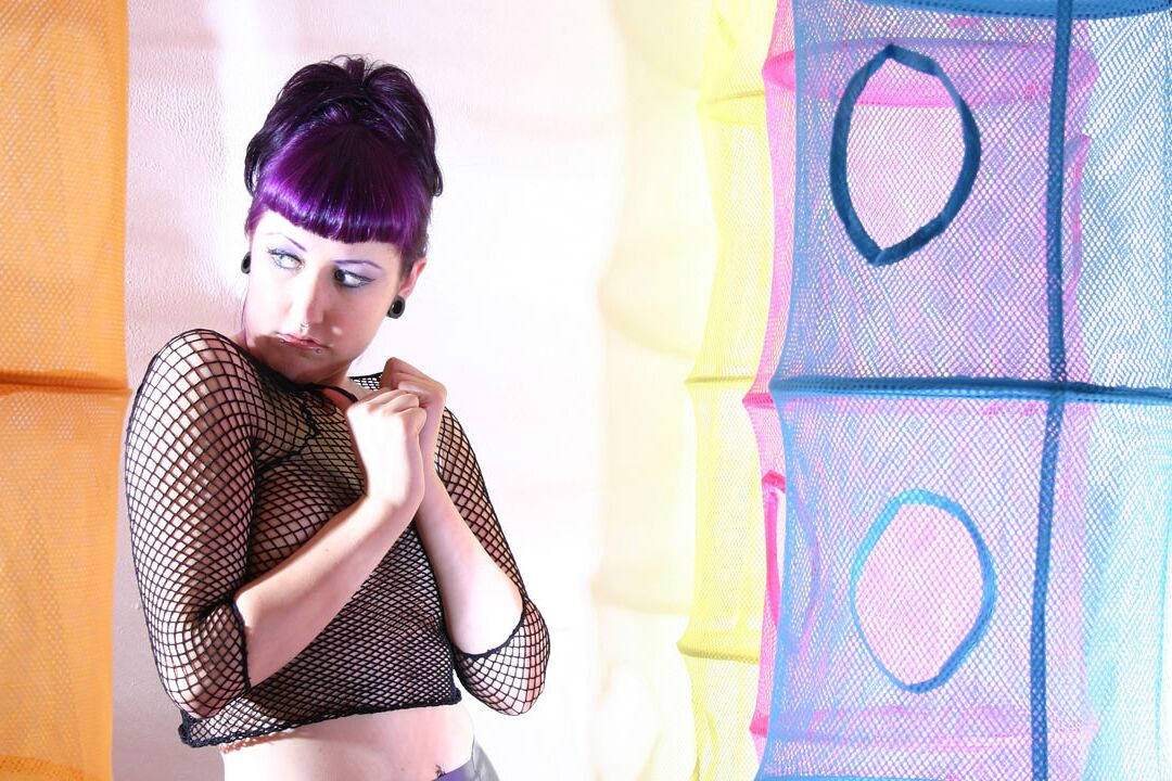 18P Cabelo roxo curvilíneo peituda saia fetiche de garota gótica