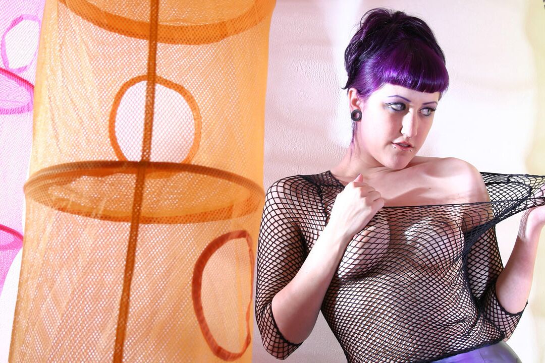 18P Cabelo roxo curvilíneo peituda saia fetiche de garota gótica