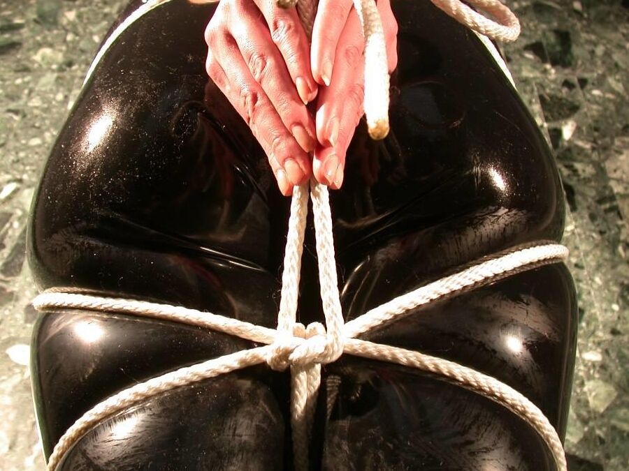 16P Images Rubber At Saskia in Bondage II